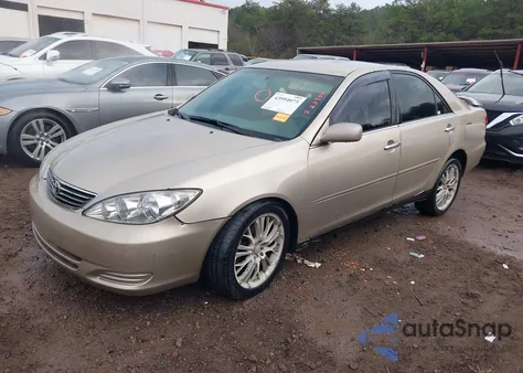 2002 Toyota Camry Le V6 z USA, uszkodzony, nr VIN 4T1BF32KX2U523900